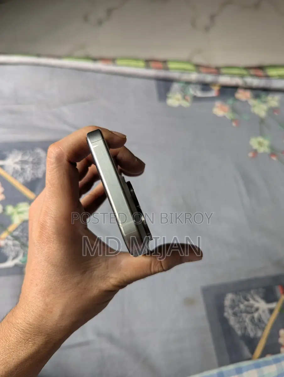Apple iPhone 15 Pro (Used)