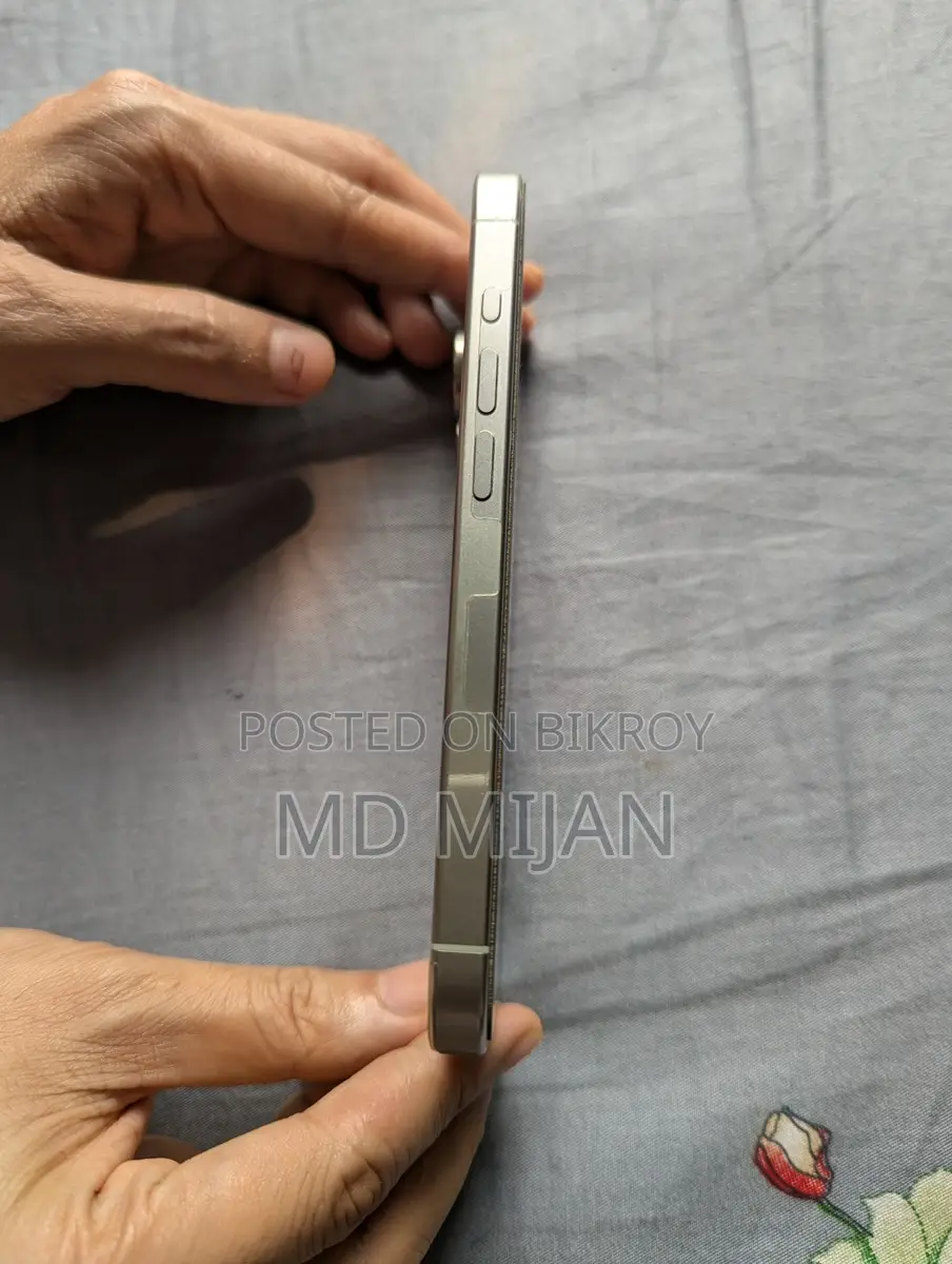 Apple iPhone 15 Pro (Used)