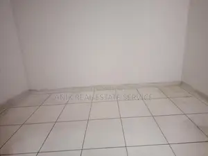 গুলশান ২-এ চমৎকার ৩ বেডরুমের আন-ফার্নিশড ফ্ল্যাট ভাড়া