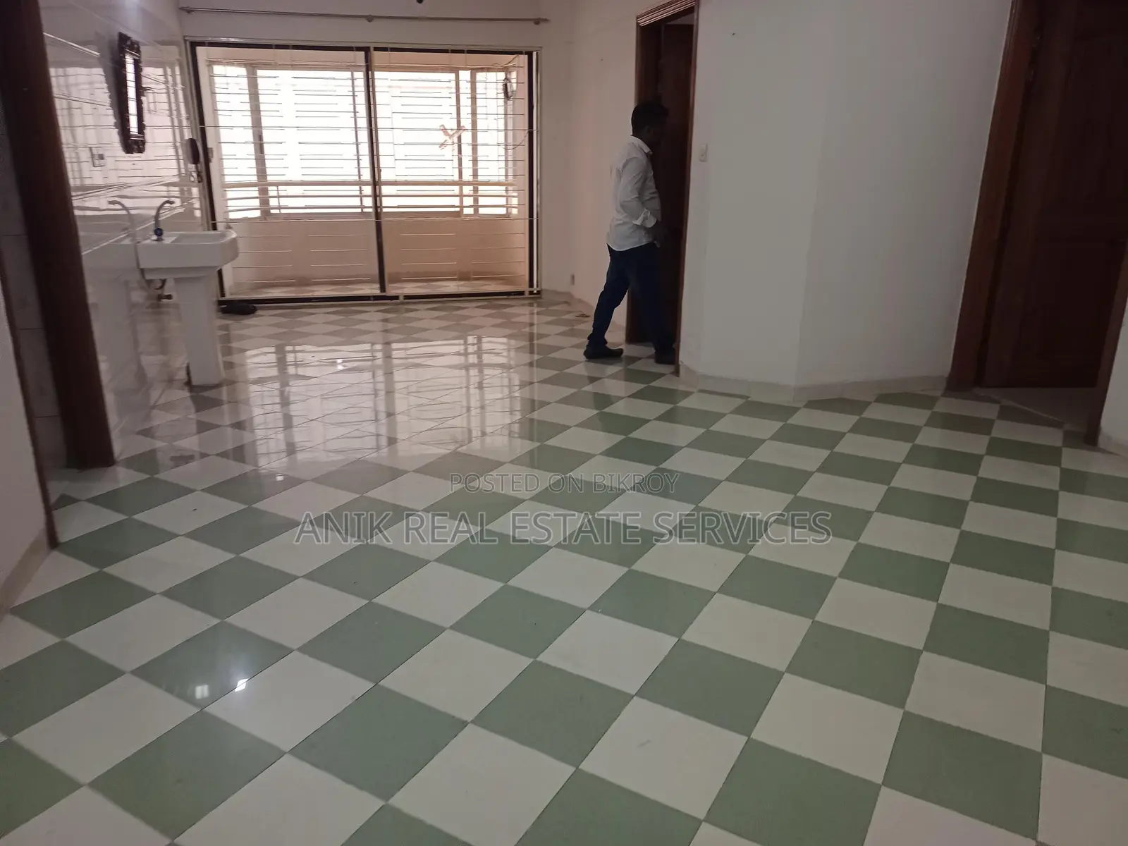 Wonderful 3 Bedroom Un Farnised Flat Rent In Gulshan 2