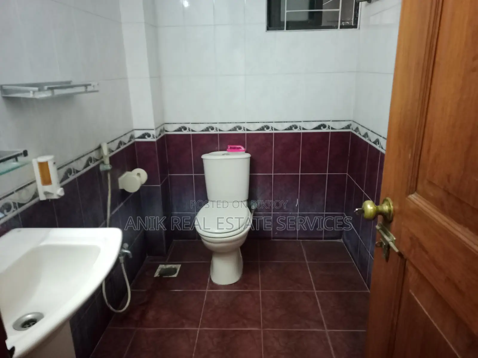 Wonderful 3 Bedroom Un Farnised Flat Rent In Gulshan 2