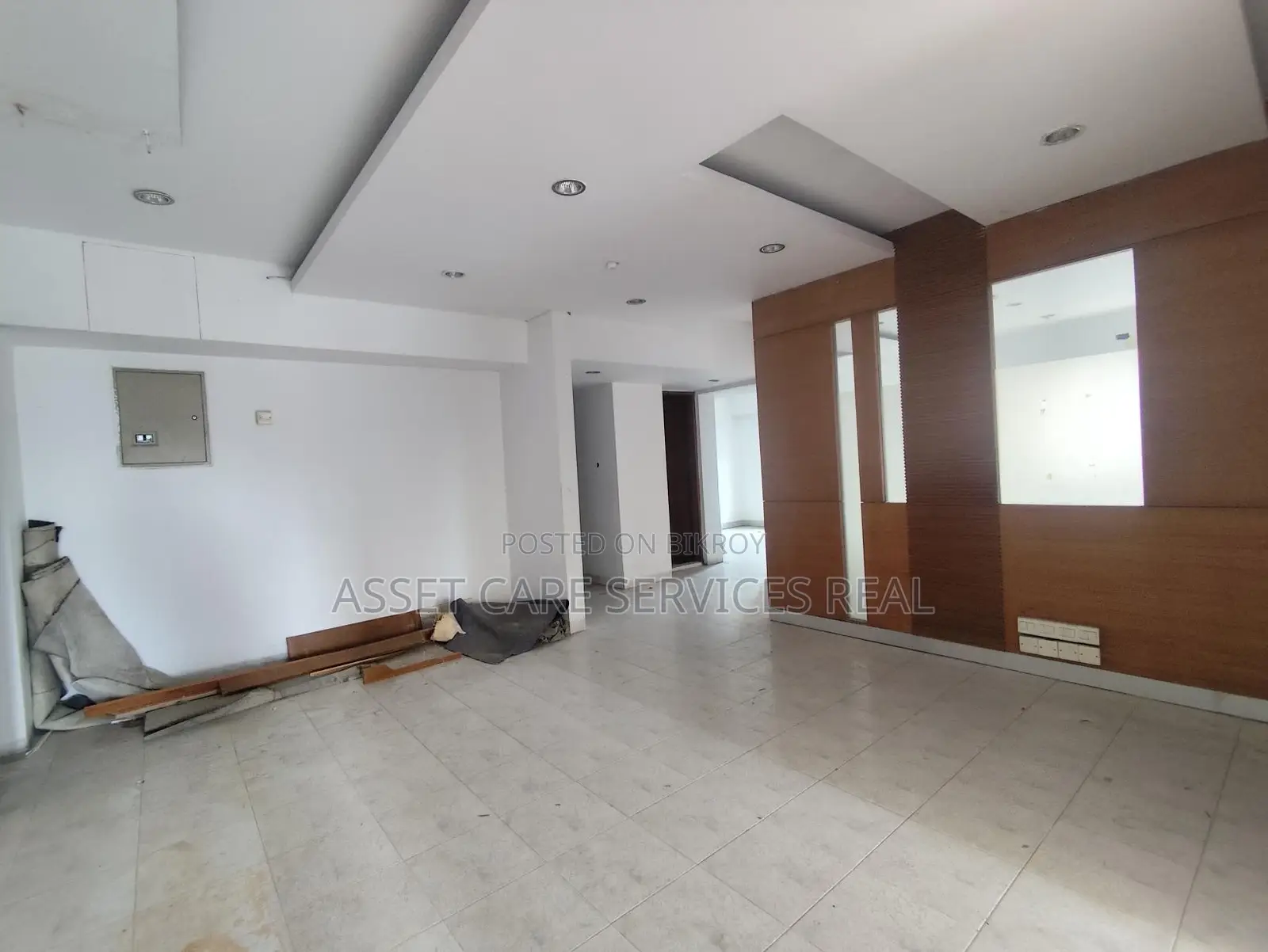 2100-Sqft Office Space for Rent in Baridhara Diplomatic Zone.
