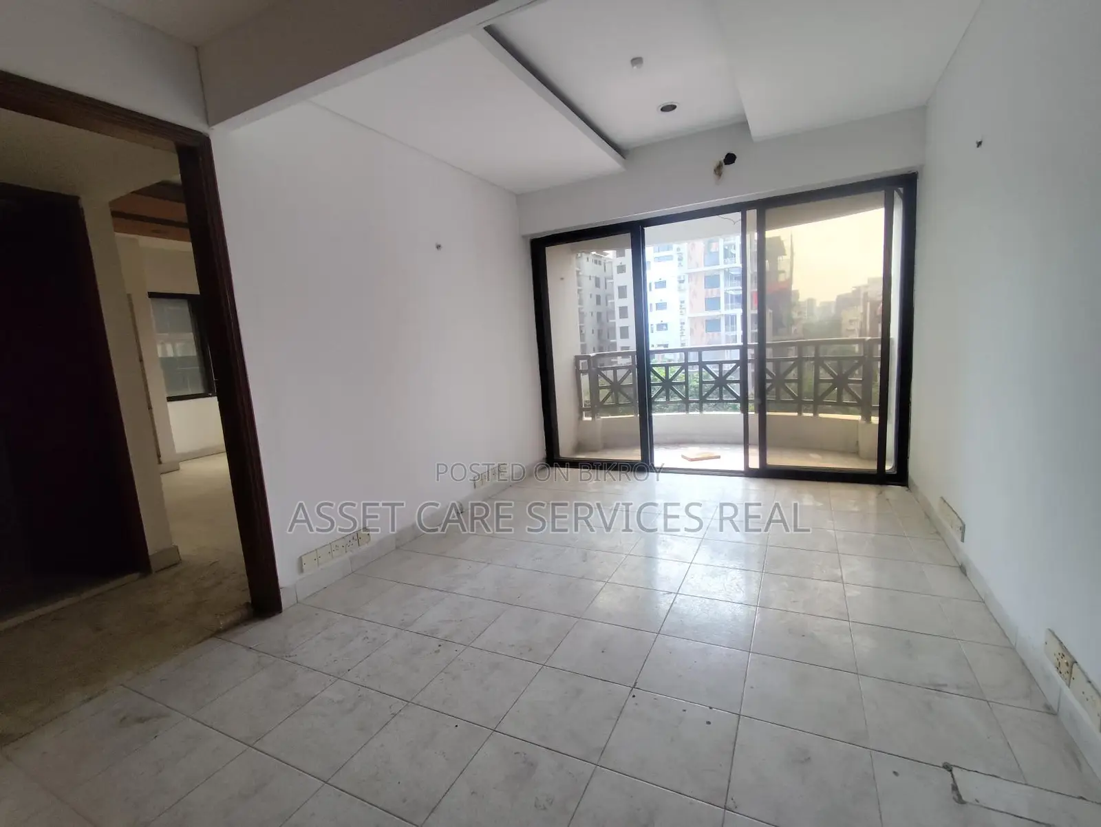 2100-Sqft Office Space for Rent in Baridhara Diplomatic Zone.
