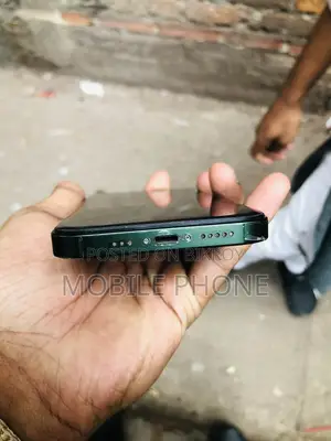 Apple iPhone 13 (Used)