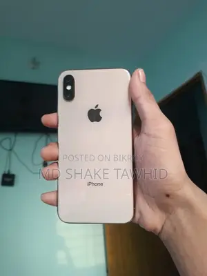 Apple iPhone XS . (Used)