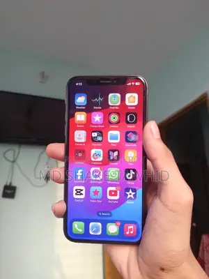 Apple iPhone XS . (Used)