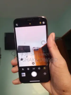 Apple iPhone XS . (Used)
