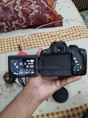 700d + 18-55mm STM lens, in excellent condition