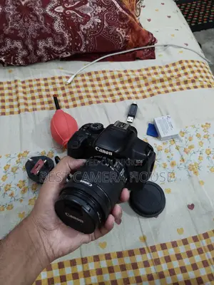 700d + 18-55mm STM lens, in excellent condition