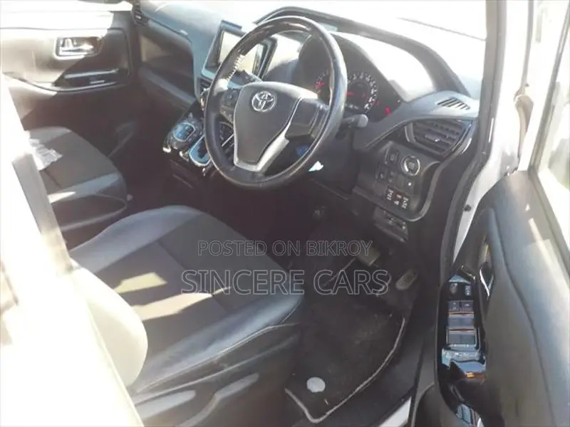 Toyota Noah SI WXB NON-HYBRID 2021