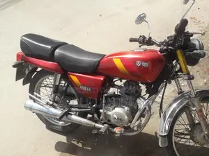 Bajaj Boxer . 2004