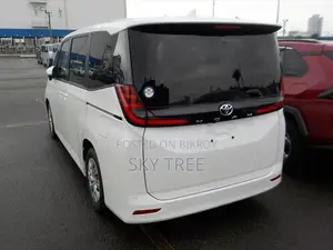 Toyota Noah X PKG 2022