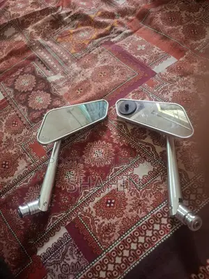 R15 Looking Glass