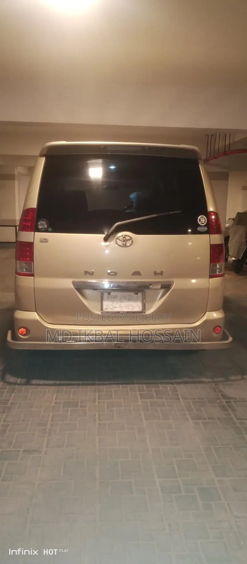 Toyota Noah . 2006