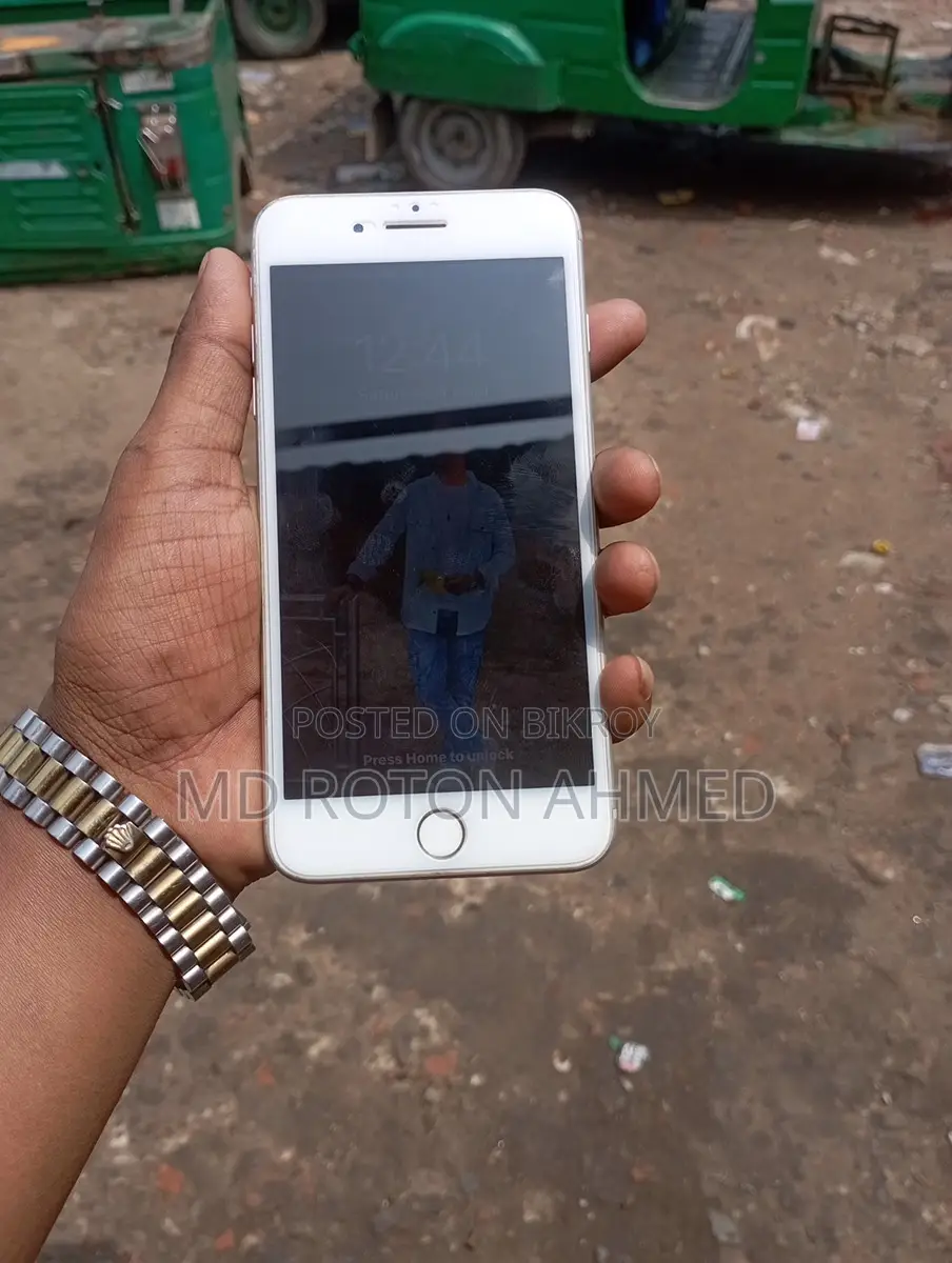 Apple iPhone 7 Plus . (Used)