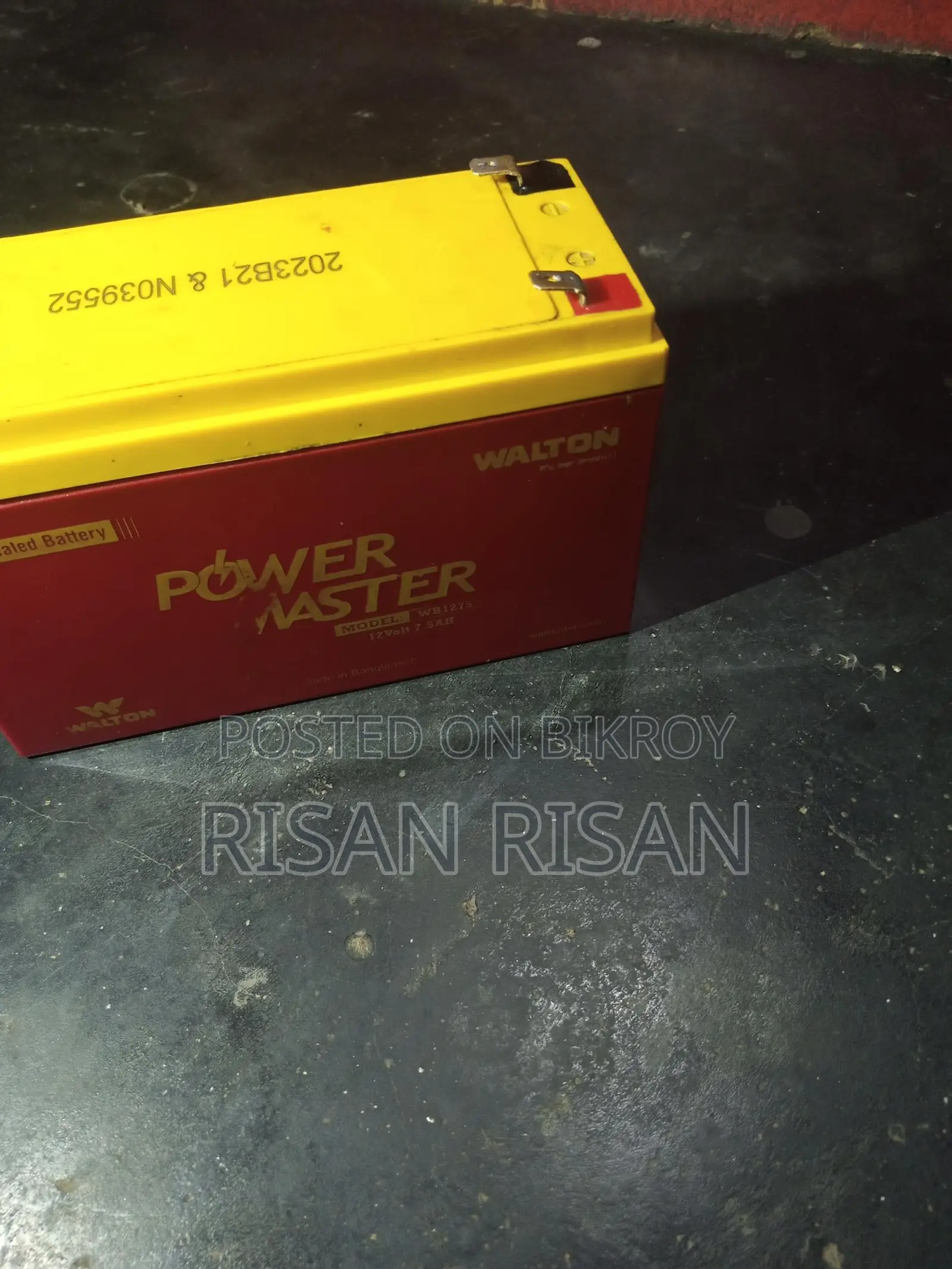 12 Volt 7.5 Ampere Battery