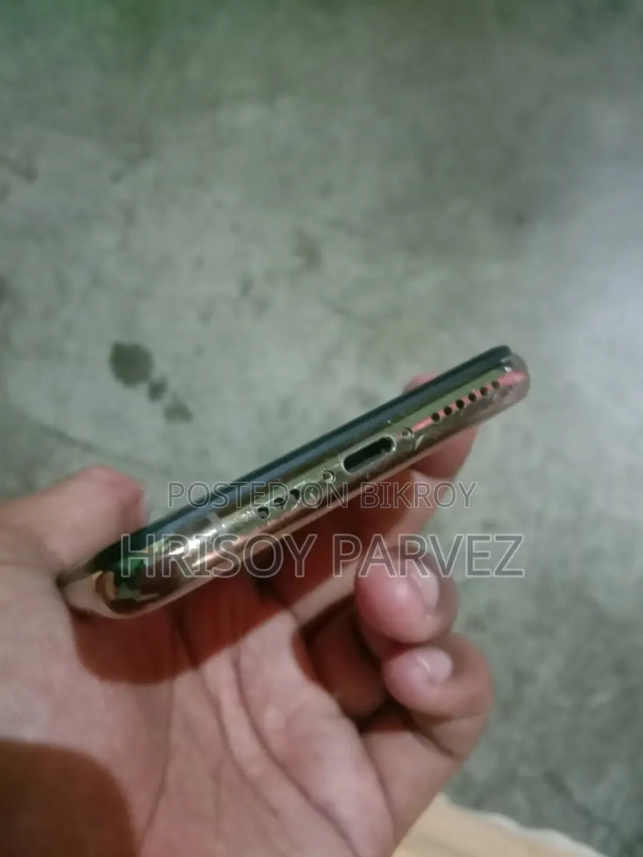 Apple iPhone XS (Used)
