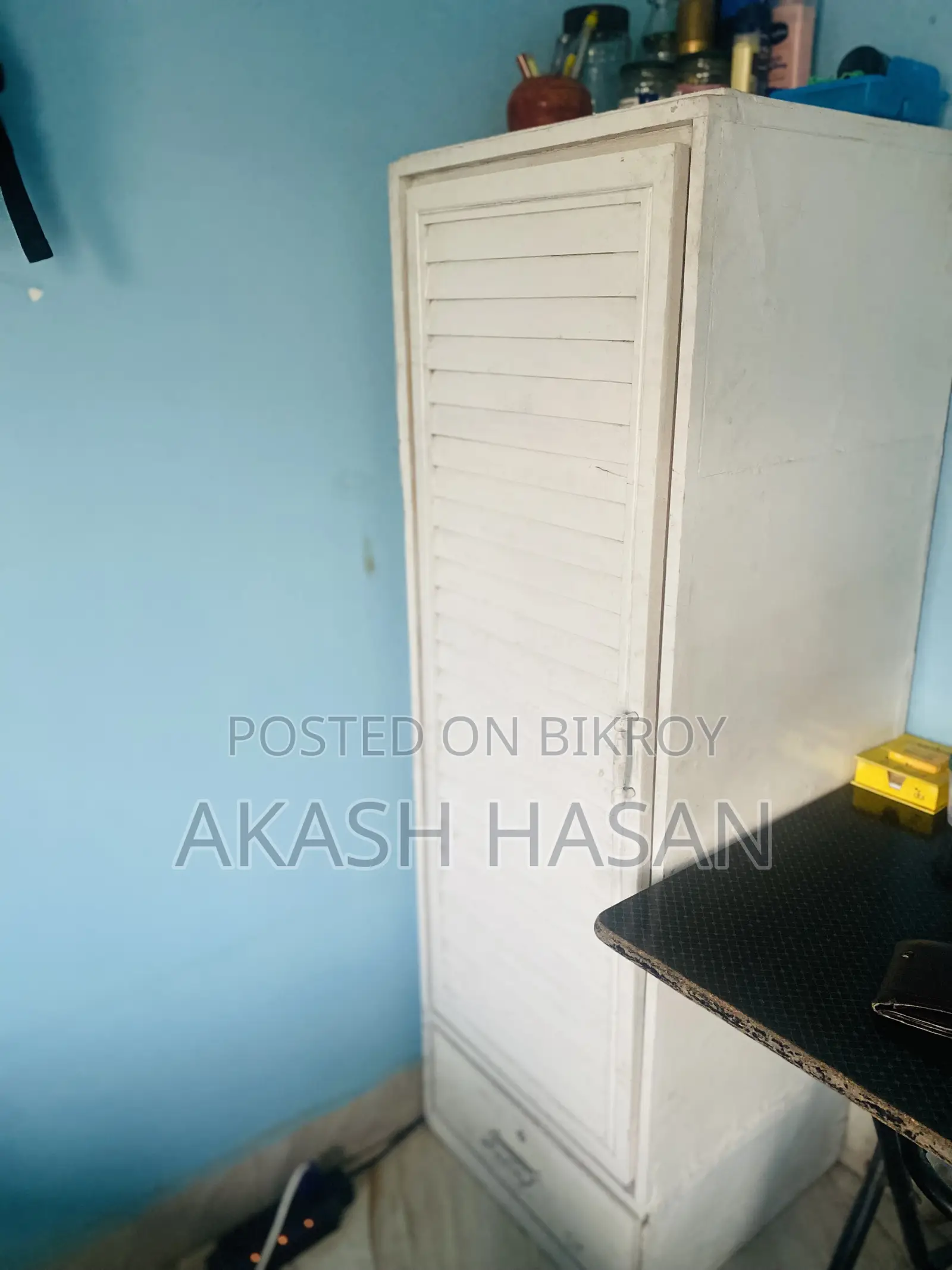 সিঙ্গেল ওয়ারড্রোব