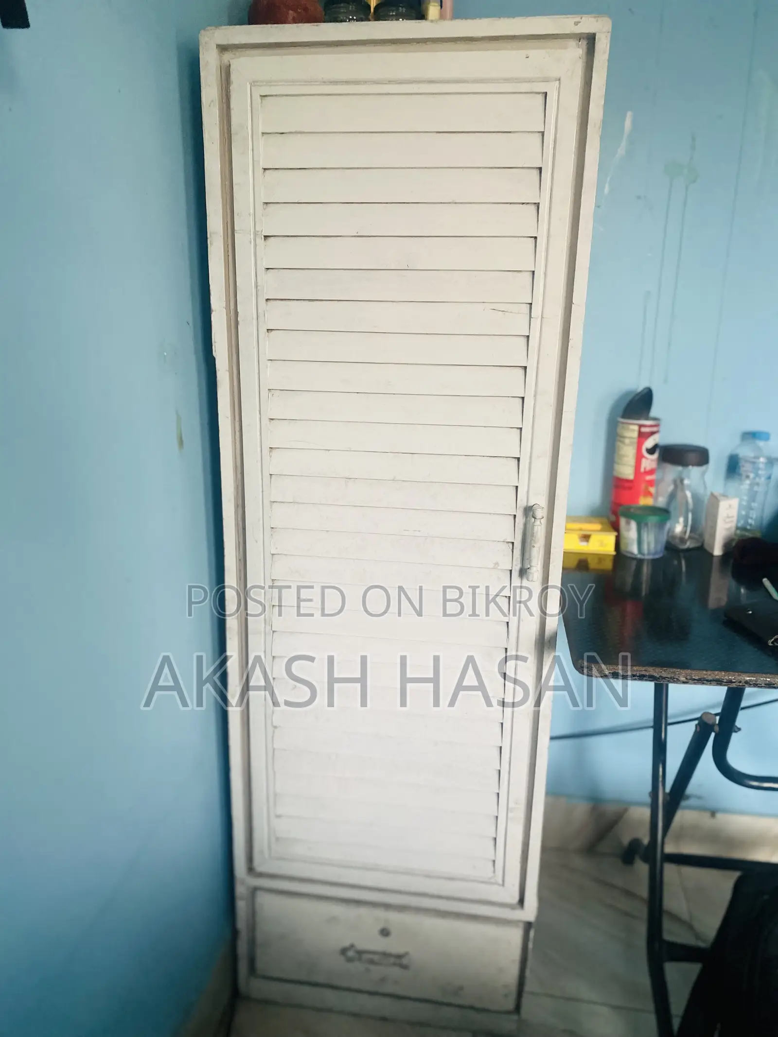 সিঙ্গেল ওয়ারড্রোব