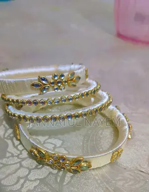 Handmade colorful bangles