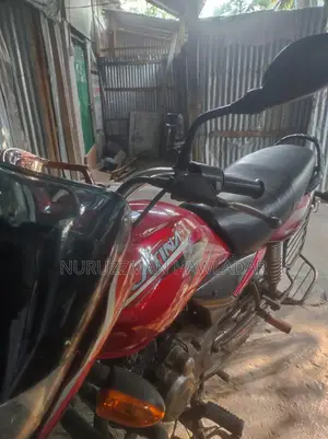 Bajaj Platina 100 . 2011