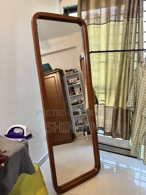 উডেন স্ট্যান্ড মিরর