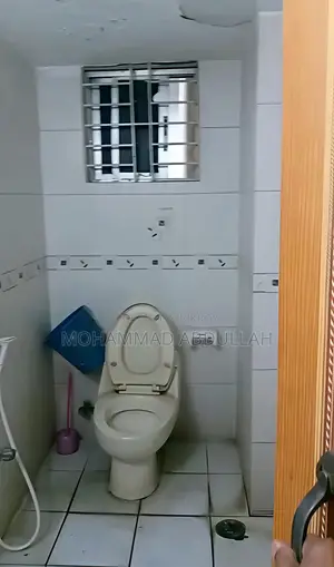 ১৫৫০ স্কয়ার ফিট রেসিডেনসিয়াল কাম কমার্শিয়াল একটি ফ্ল্যাট বন্ধক প্রদান