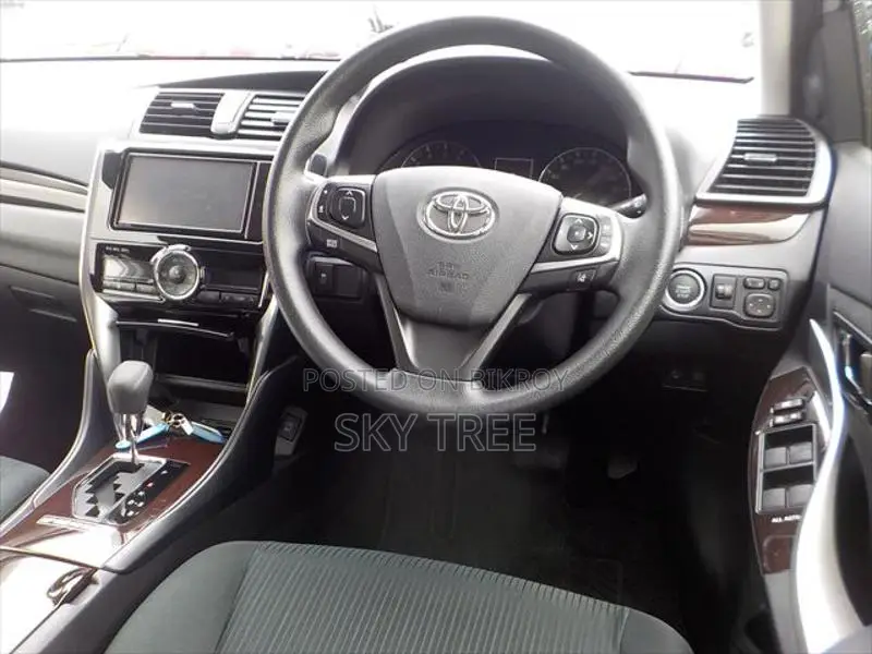 Toyota Premio F-L Pack.. 2020