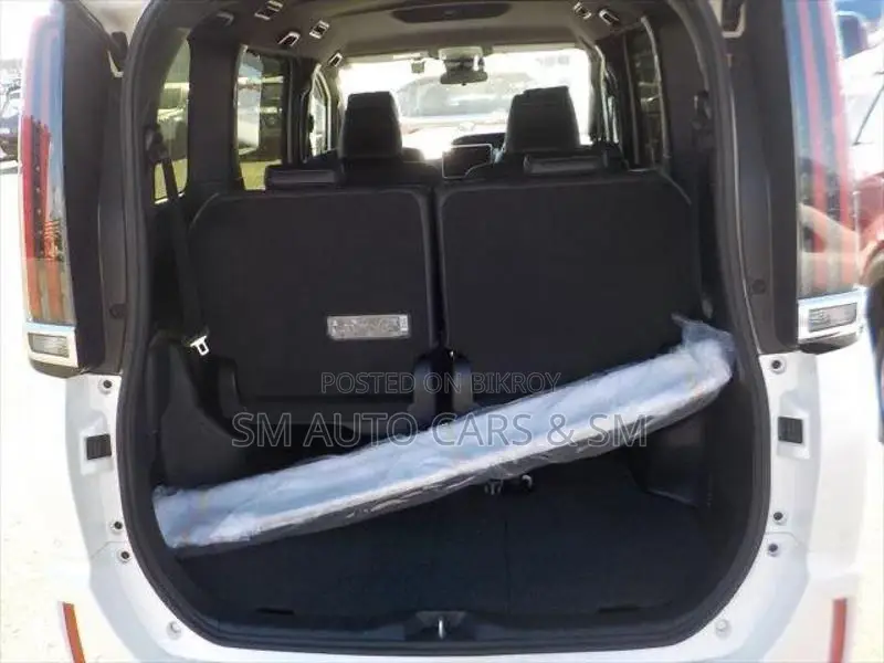Toyota Esquire Hybrid Gi Pearl 2021