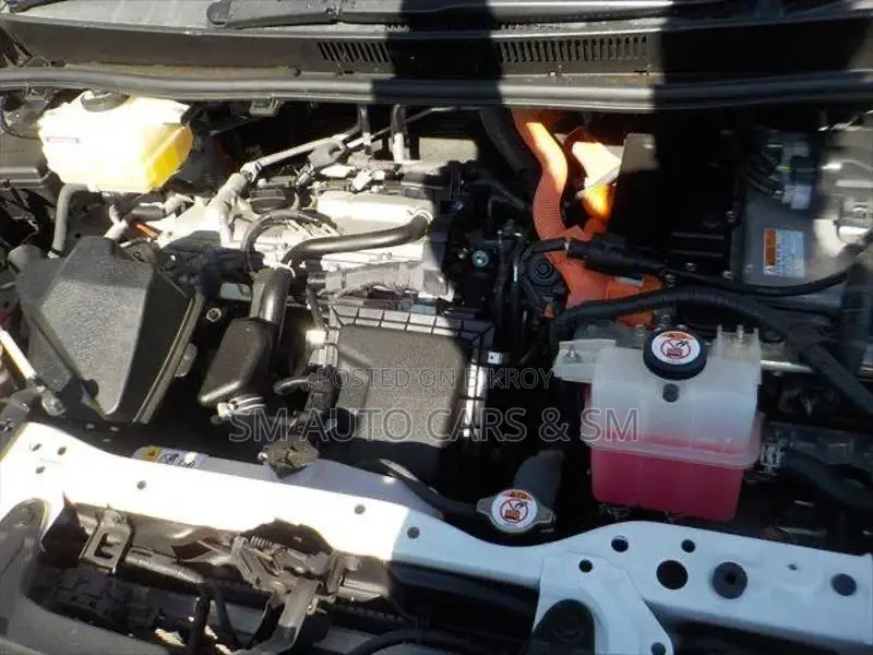 Toyota Esquire Hybrid Gi Pearl 2021