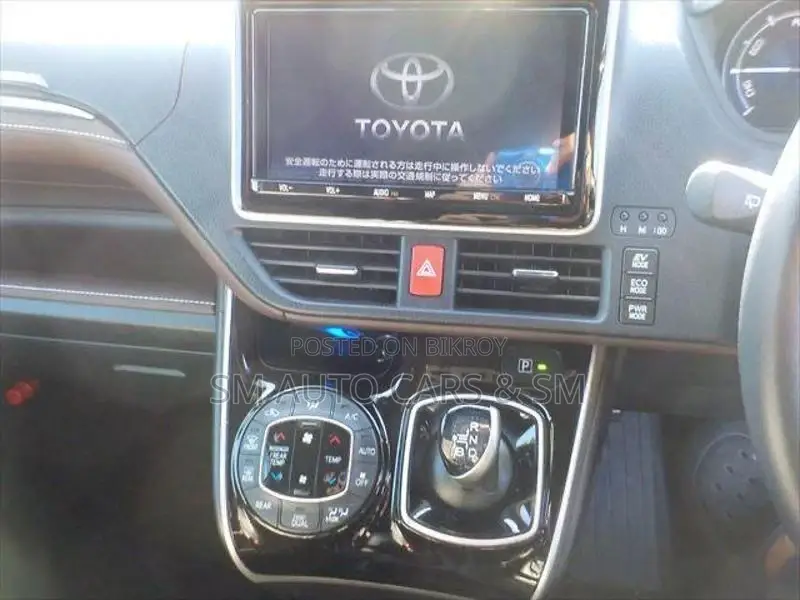 Toyota Esquire Hybrid Gi Pearl 2021