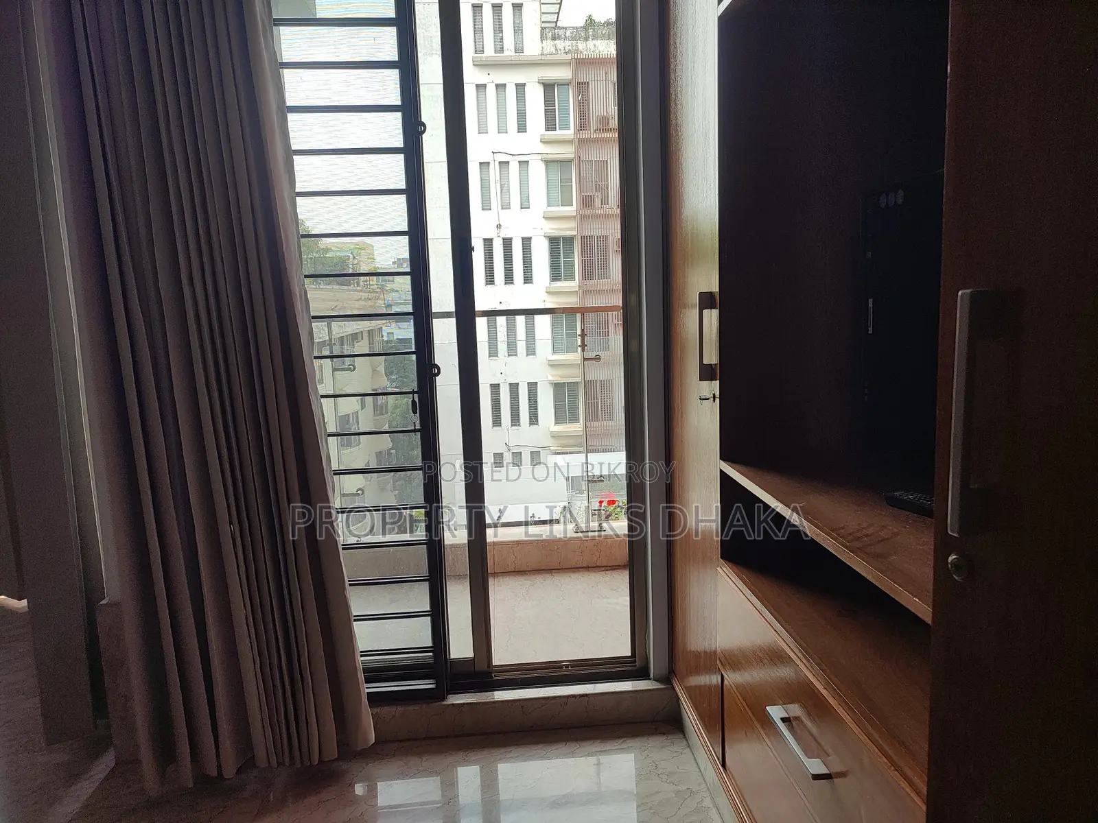 Baridhara Diplomatic Luxurious Flat