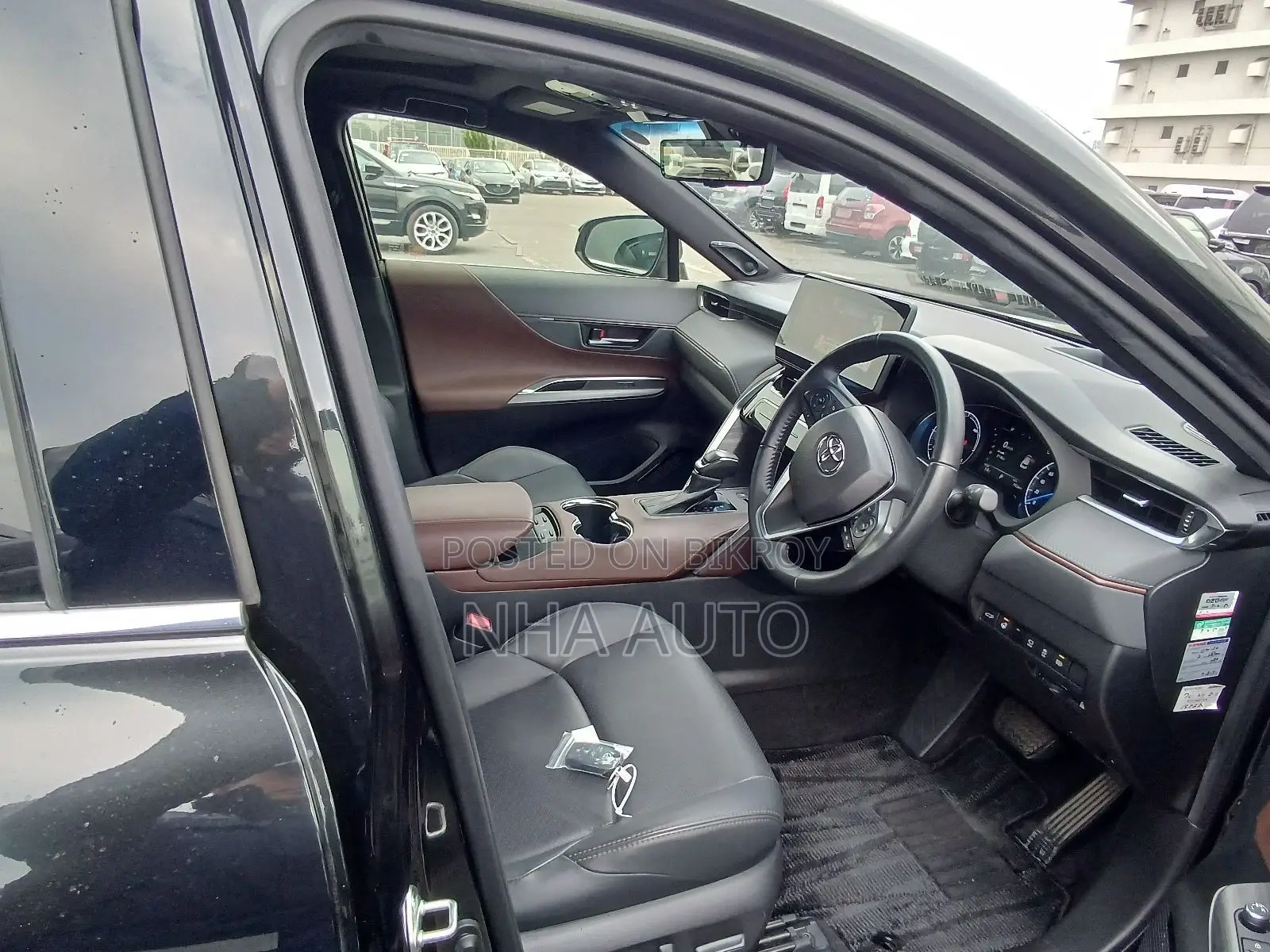 Toyota Harrier Hybrid 2021