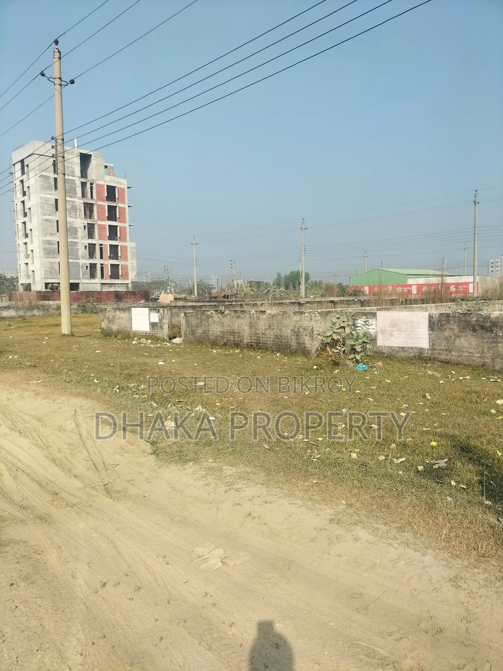 সেক্টর-১৫/এ, উত্তরা-তে ৬০ ফুট রাস্তার পাশে ৩ কাঠার পার্ক ওয়েস্ট প্লট