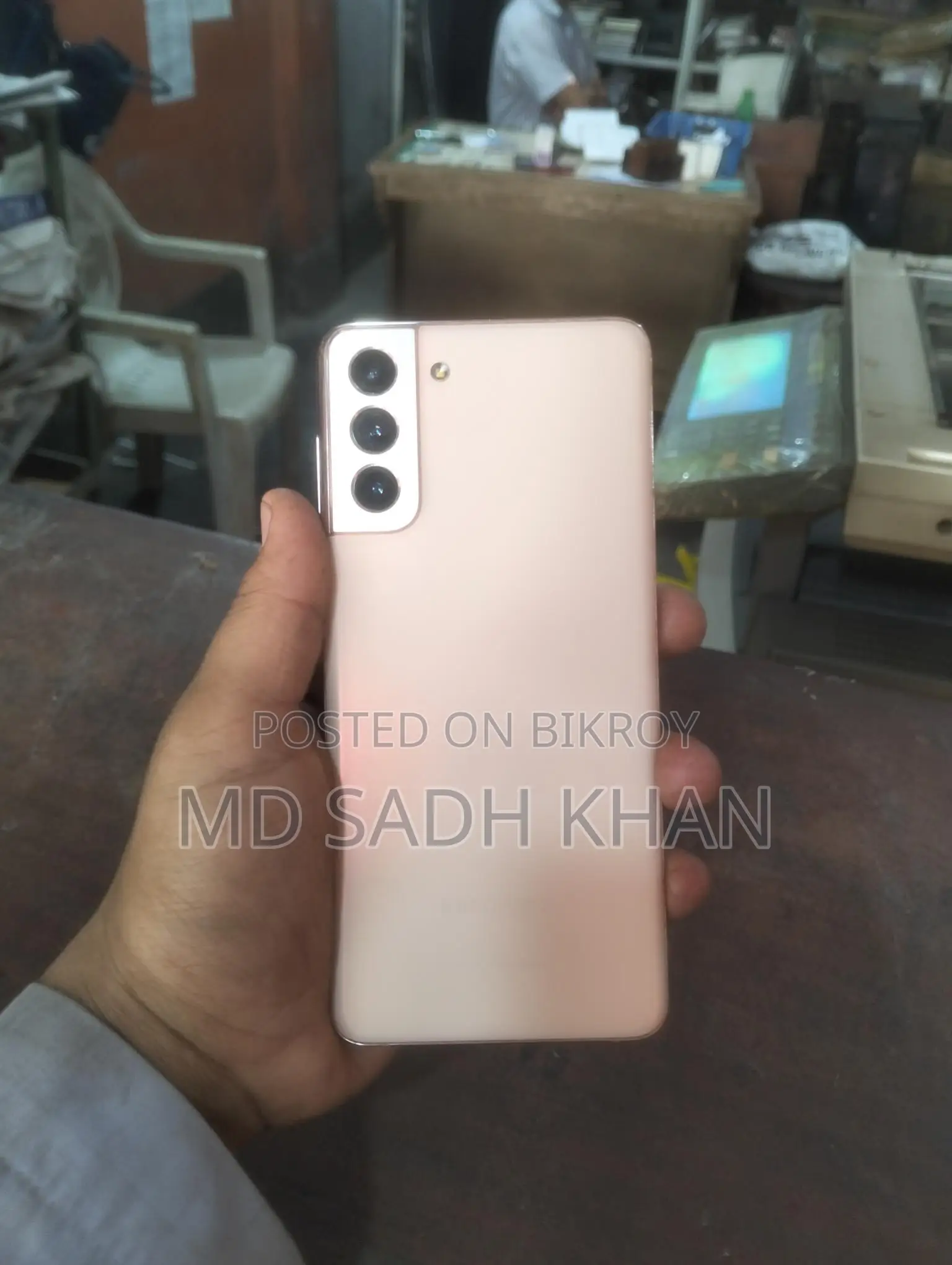 Samsung Galaxy S22 . (Used)