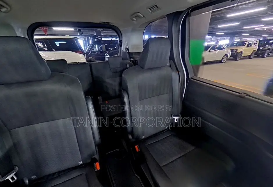 Toyota Noah Hybrid G 2 Door PW 2022