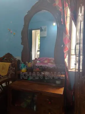 ড্রেসিং টেবিল