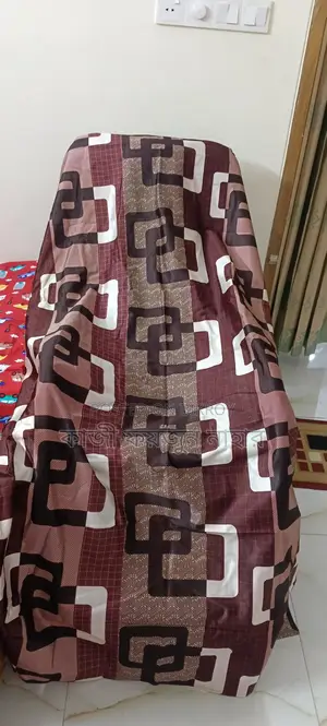 পর্দাটা একেবারেই নতুন দুইটা ভিন্ন রঙের একেক ২০ পিস করে মোট ৪০ পিস।