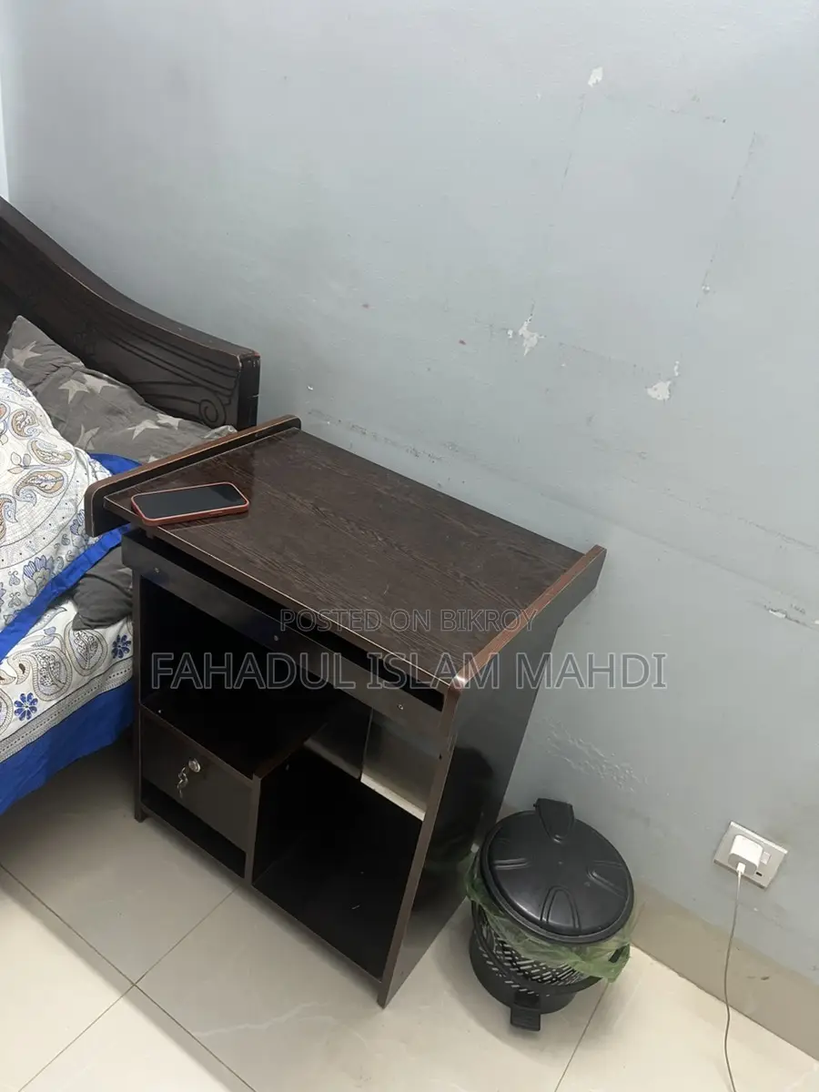 টেবিল বিক্রয় হবে