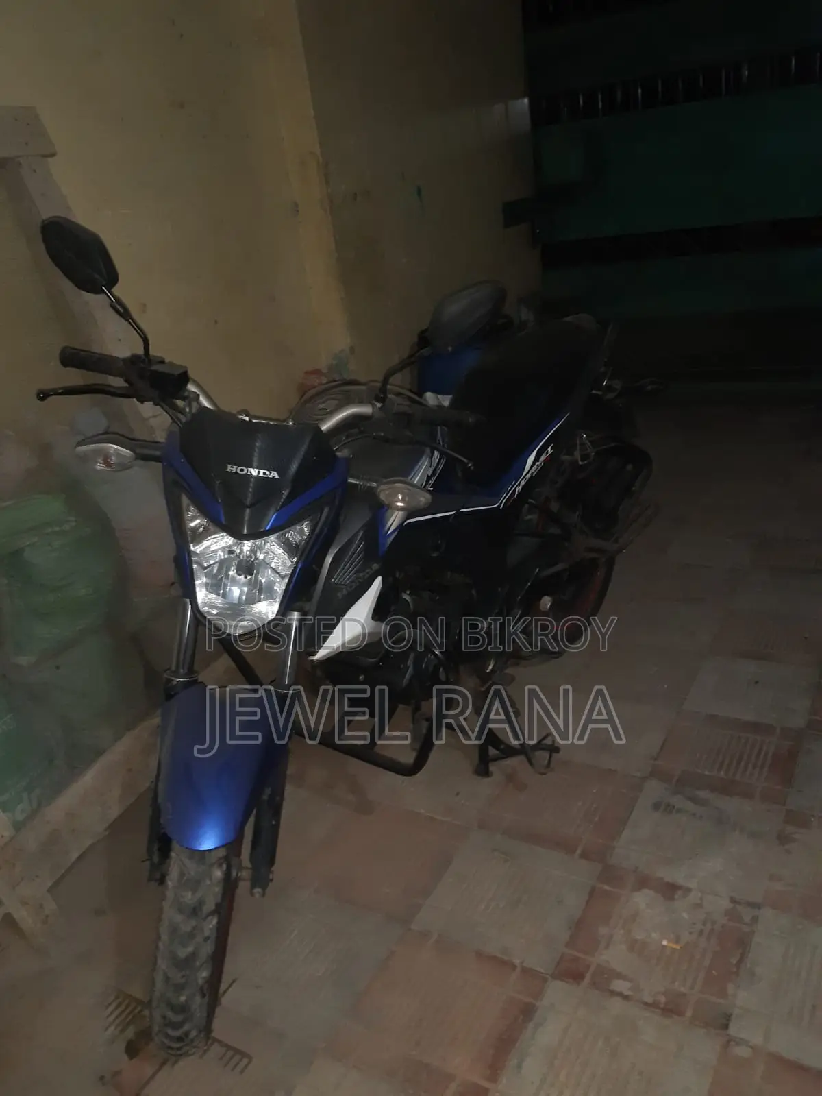Honda Hornet . 2018