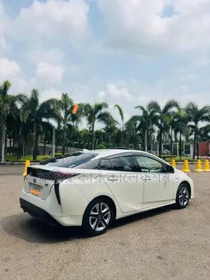 Toyota Prius sun roof 2016