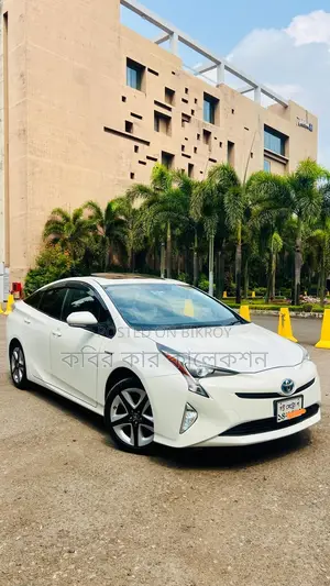 Toyota Prius sun roof 2016