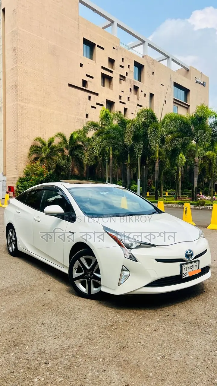 Toyota Prius sun roof 2016