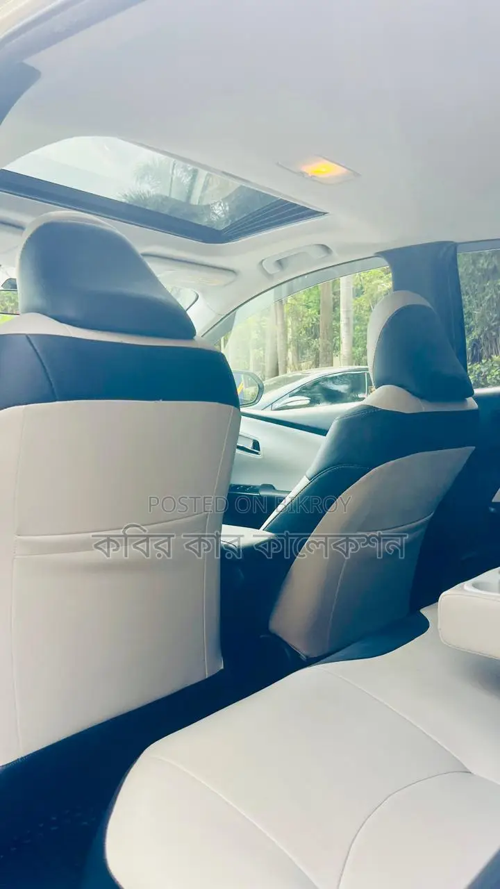 Toyota Prius sun roof 2016