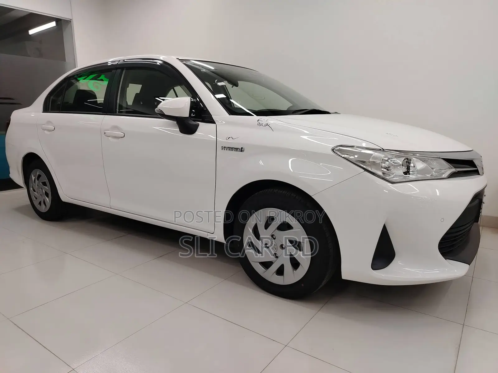 Toyota Axio HYBRID 2020