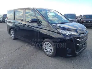 Toyota Noah X 2022