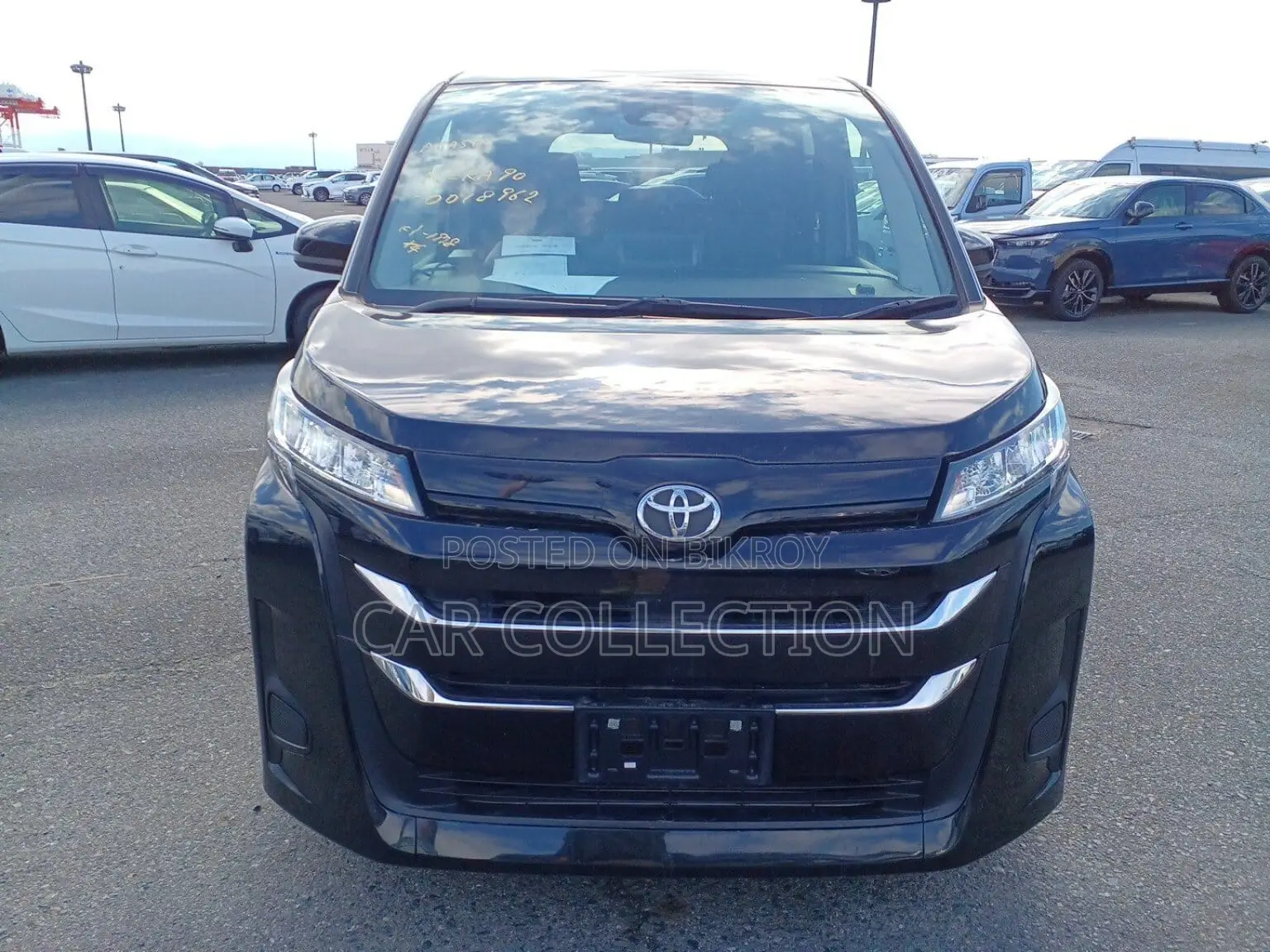 Toyota Noah X 2022