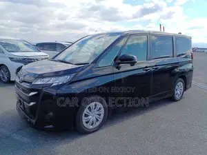 Toyota Noah X 2022