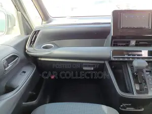 Toyota Noah X 2022