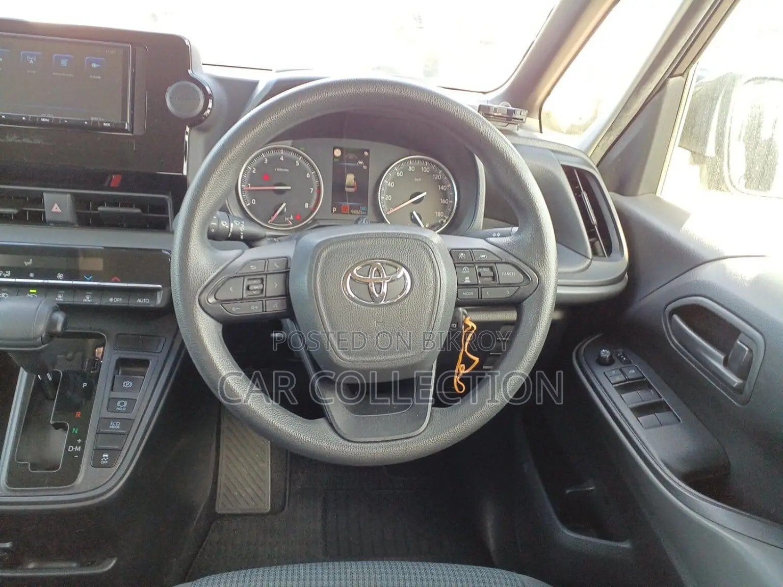 Toyota Noah X 2022